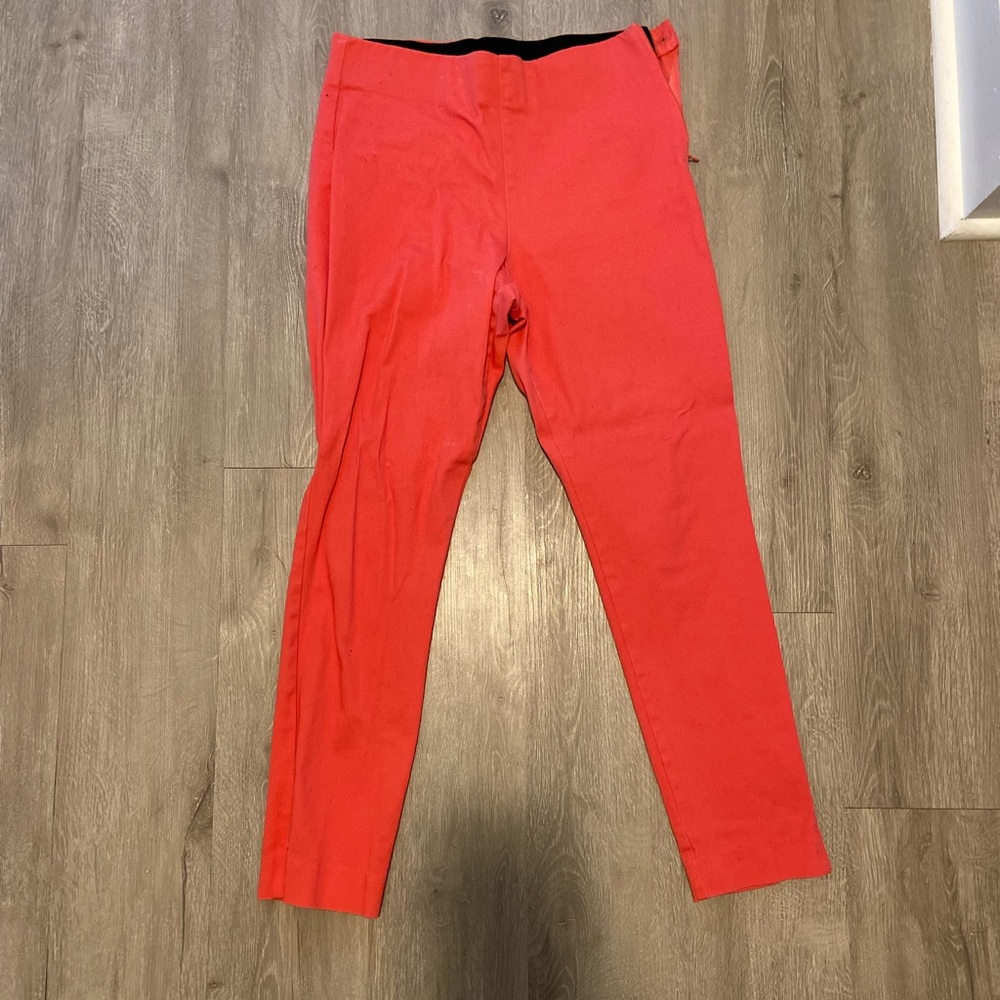 Old navy straight leg pants. Color is pink, in great condition!